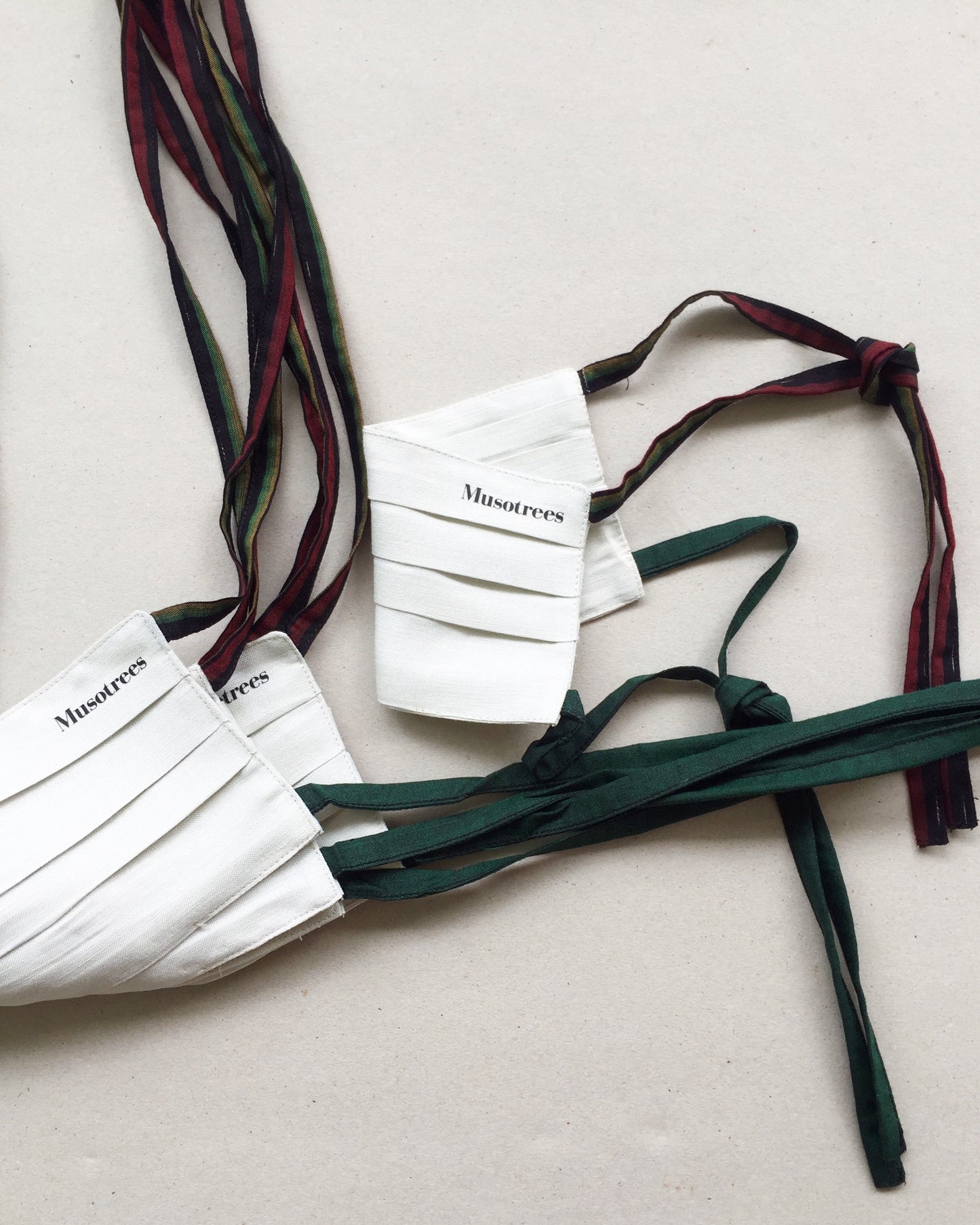 Face Mask Musotrees: Off-White with Ties