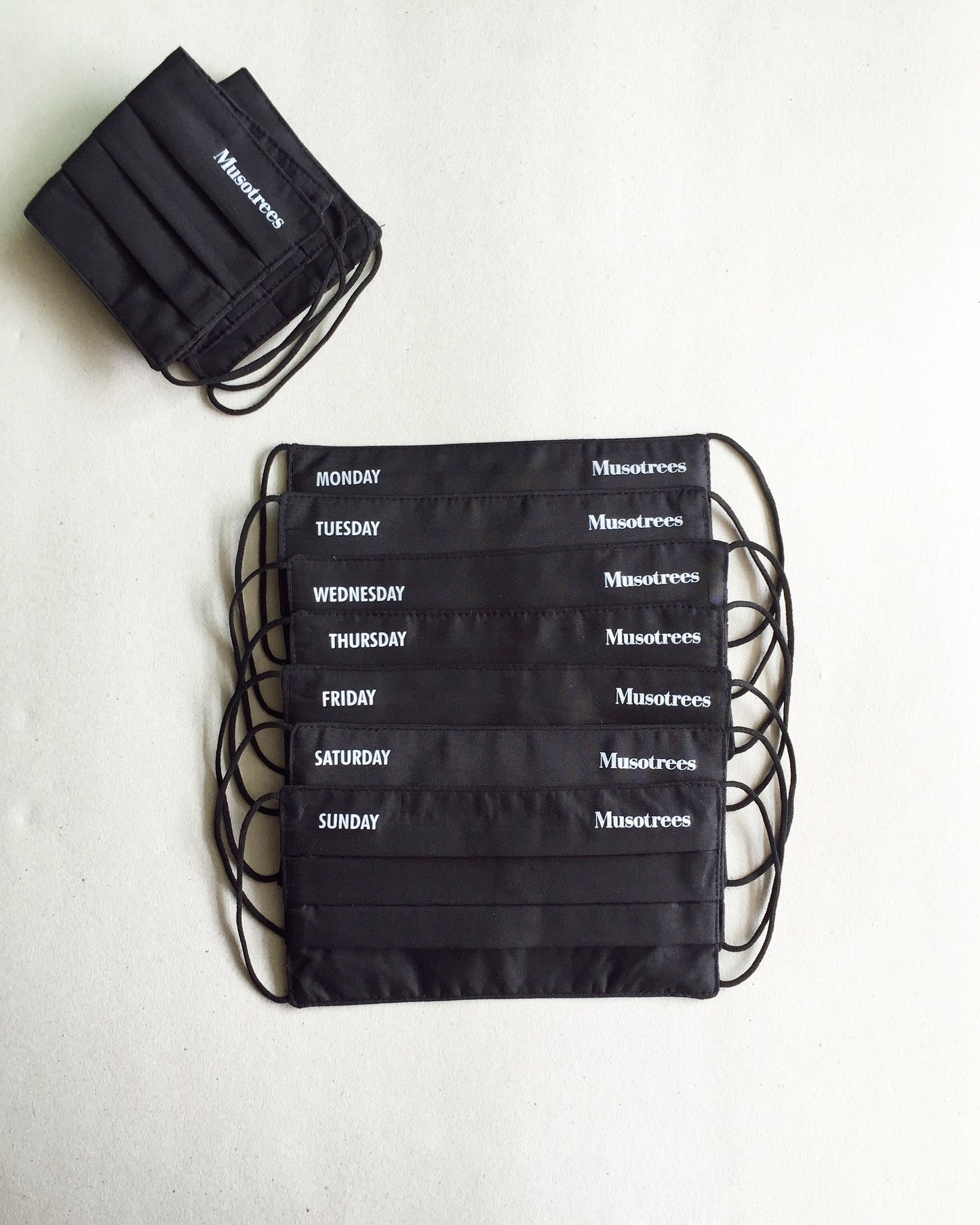 Face Mask Musotrees: Black Everyday