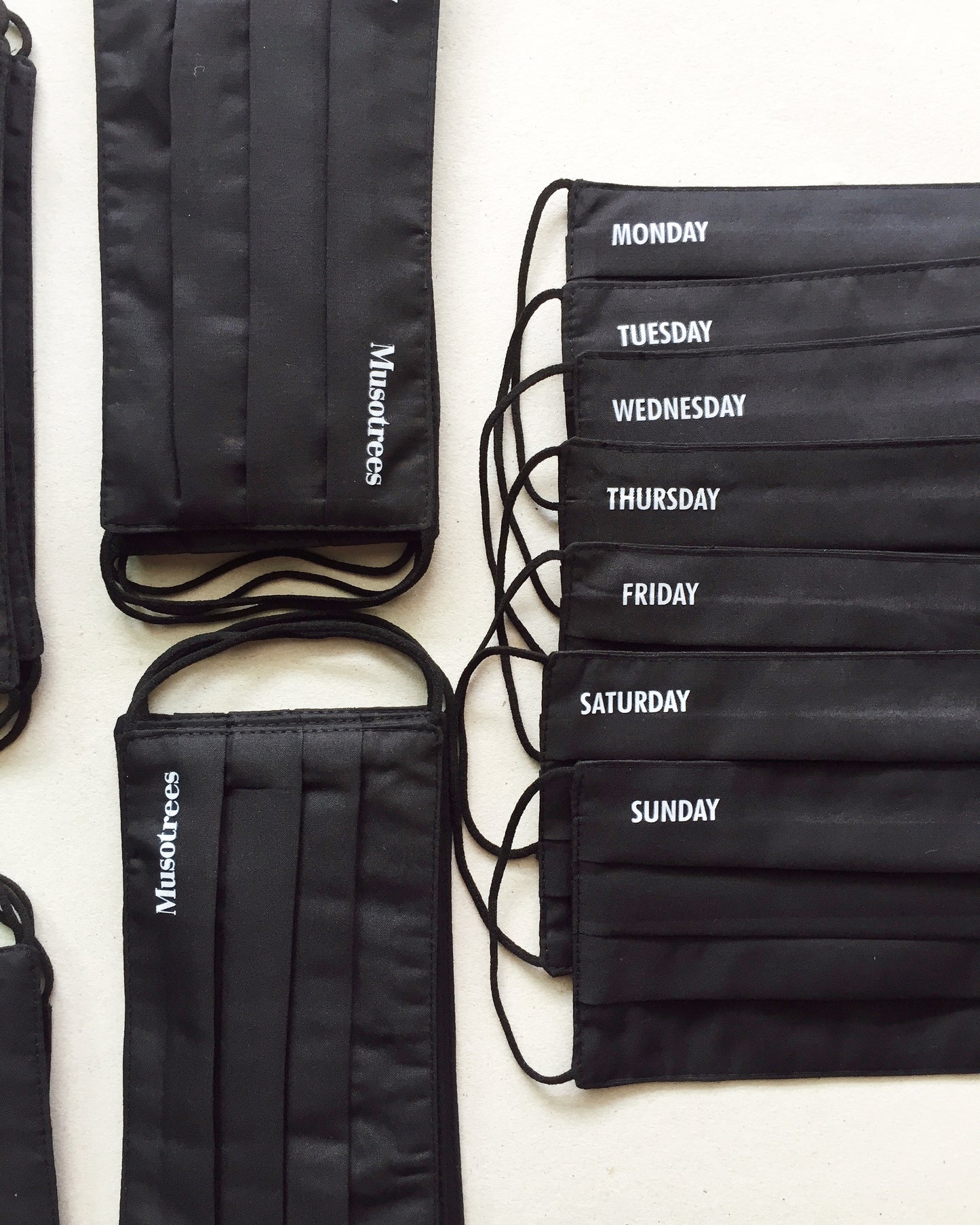 Face Mask Musotrees: Black Everyday