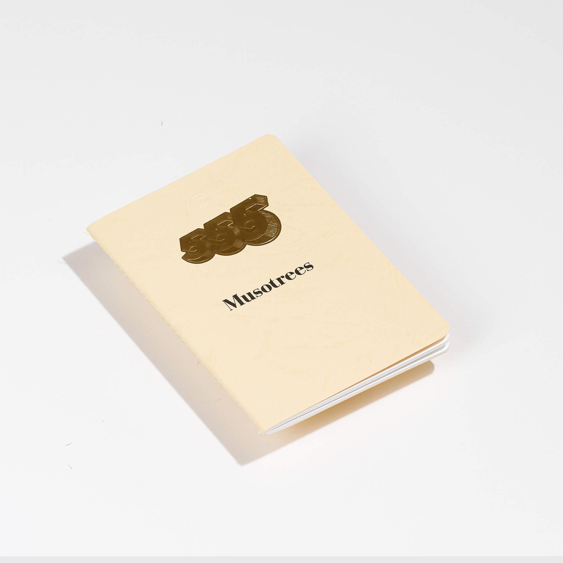 sejarah buku 555 di malaysia. 555 notebook history . travel notebook by Musotrees. a stationery product by ana tomy. best diary book for travel